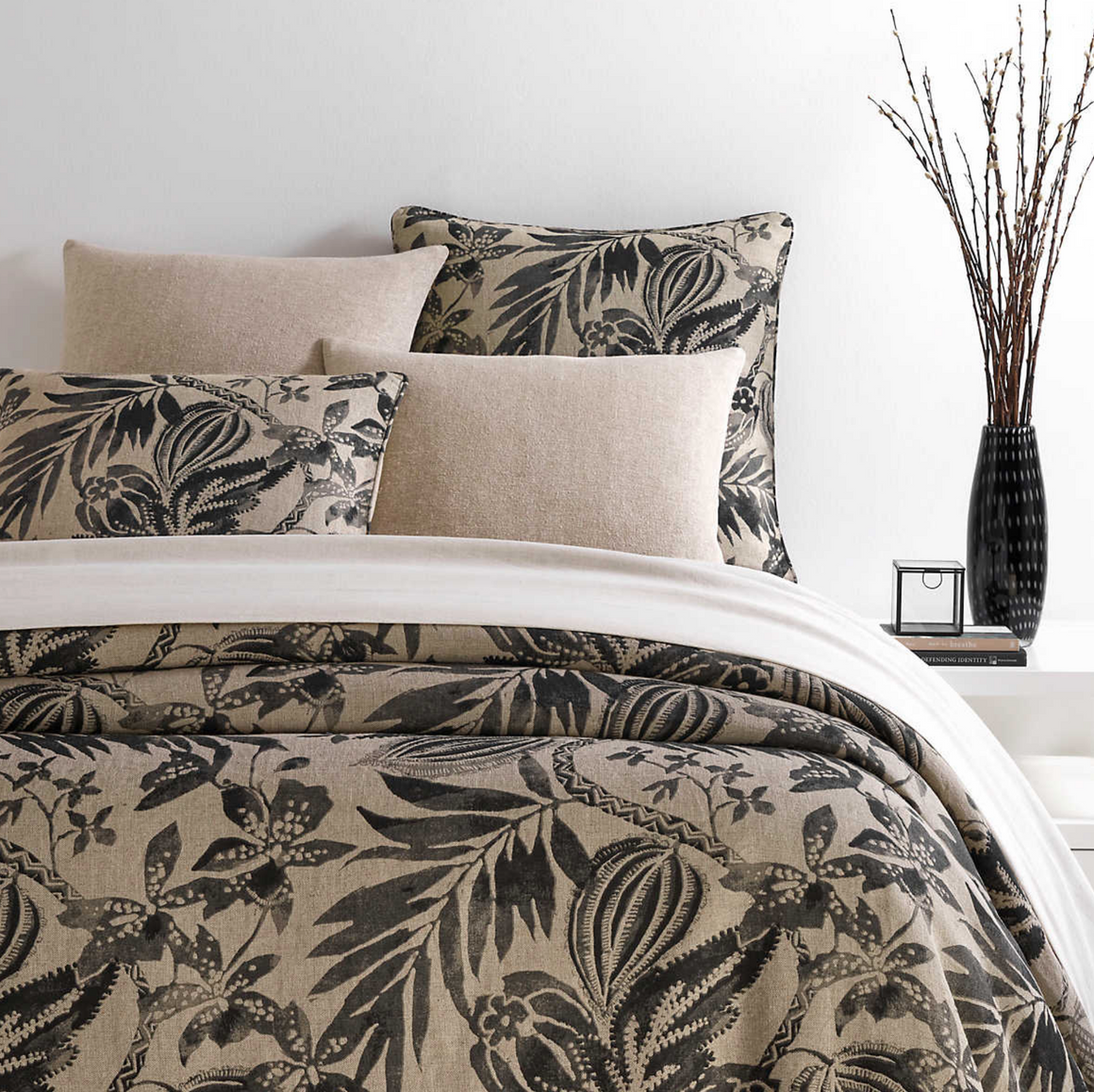 Antiqua Linen Black Duvet